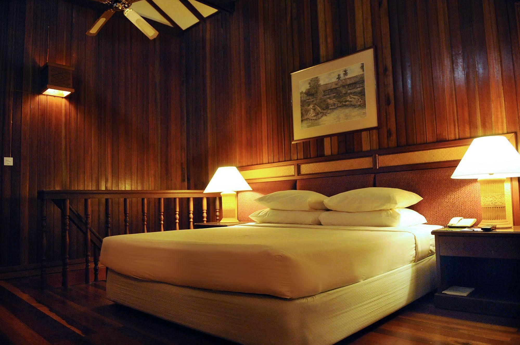 Aiman Batang Ai Resort & Retreat 루복안투 외부 사진